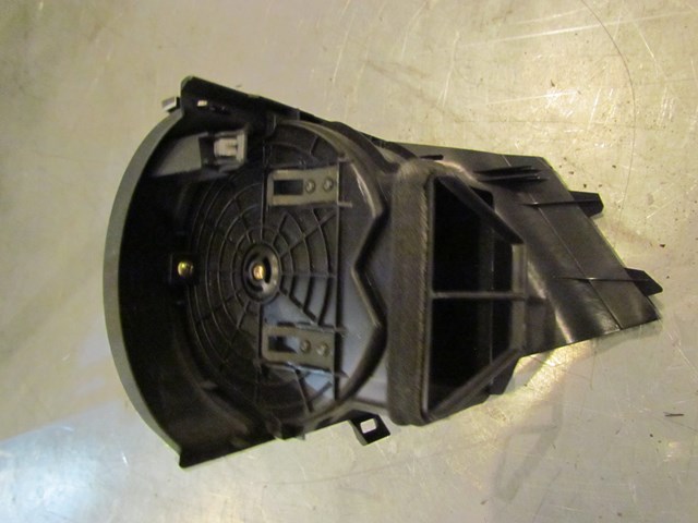 2004 Infiniti G35X Sedan Front LH Drivers Dash Vent