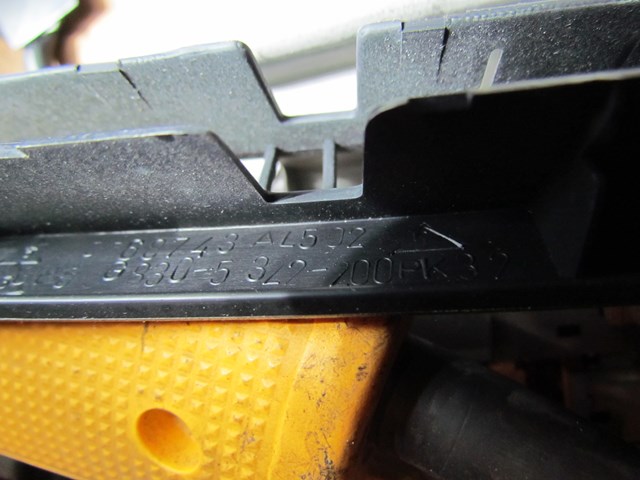 2004 Infiniti G35X Sedan Front Drivers Dash Vent 68743 AL502