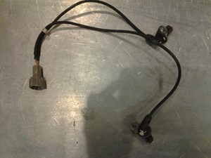 2004 Infiniti G35X Rear ABS Sensor set