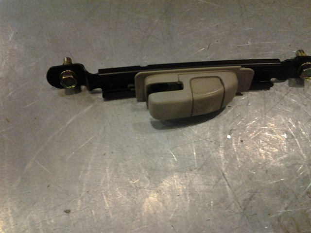 2004 Infiniti G35X RH Front Seat Belt Adjuster