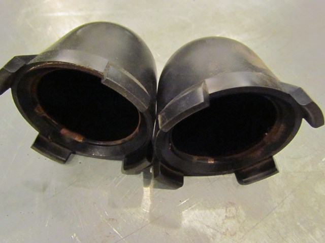 2004 Infiniti G35X Rear Strut Covers