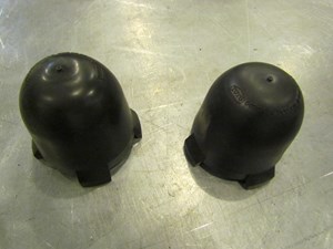 2004 Infiniti G35X Rear Strut Covers