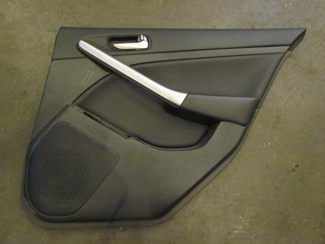 2004 Infiniti G35X Sedan Rear RH Passenger Door Panel Assy