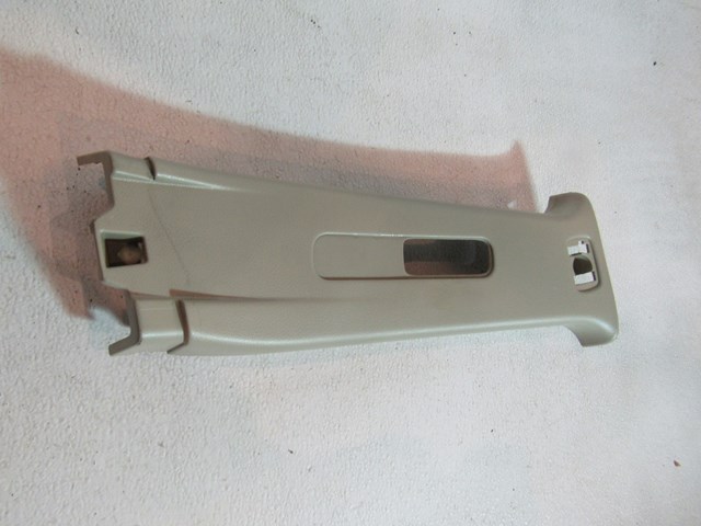 2004 Infiniti G35X Sedan RH Passenger Upper B Pillar Trim 76913 AL500