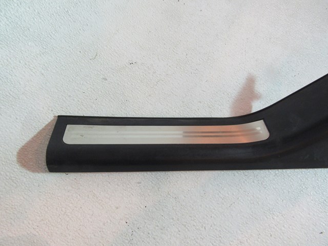 2004 Infiniti G35 Sedan Rear LH Driver Door Sill Kick Plate 76899 AL500