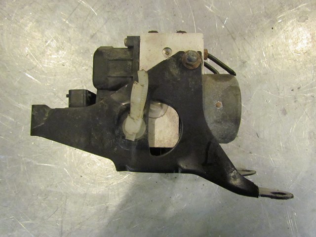 2001 Subaru Legacy GT ABS Pump W/ Bracket