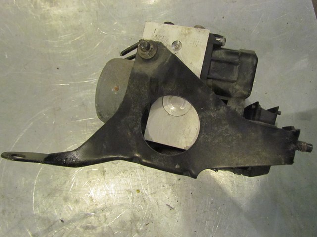 2001 Subaru Legacy GT ABS Pump W/ Bracket