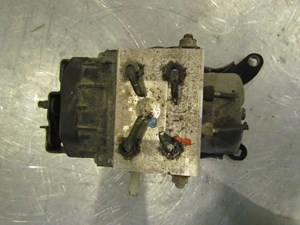 2001 Subaru Legacy GT ABS Pump W/ Bracket
