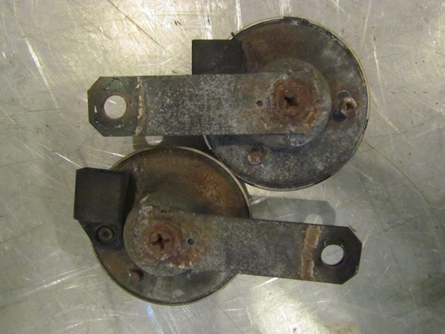 2001 Subaru Legacy Horn Set