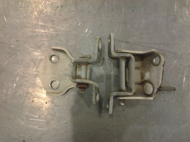 2001 Subaru Legacy LH Rear Door Hinge Set