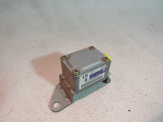 2002 Subaru Impreza RH Passenger Air Bag Sensor 98235FE020