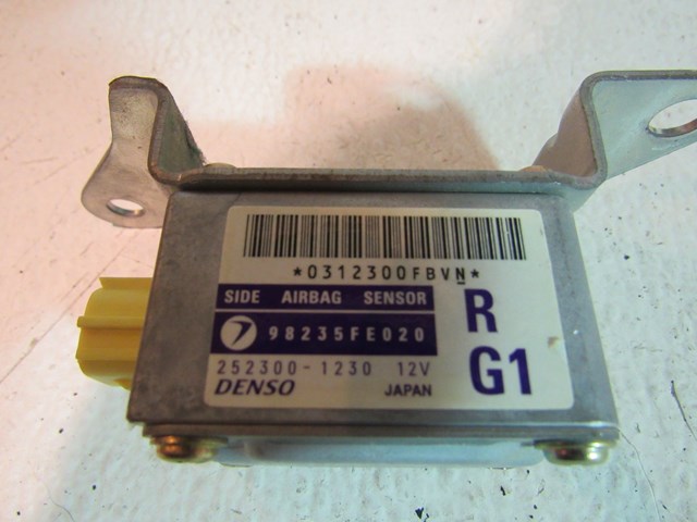 2002 Subaru Impreza RH Passenger Air Bag Sensor 98235FE020