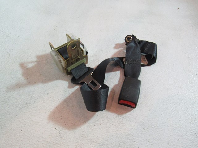 2001 Subaru Legacy Center Seat Belt 