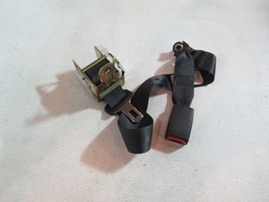 2001 Subaru Legacy Center Seat Belt 