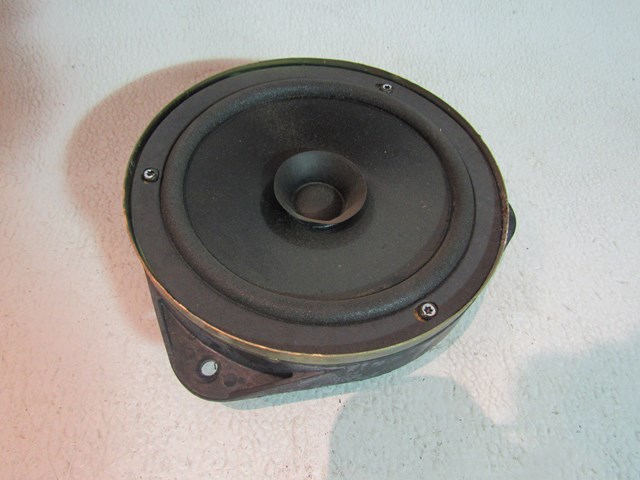 2002 Subaru Impreza Front LH Speaker EASA16P73A1