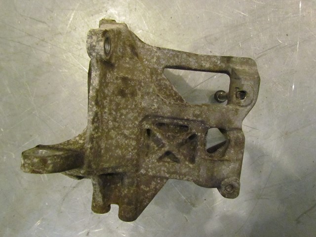 2001 Subaru Legacy GT AC Compressor Bracket