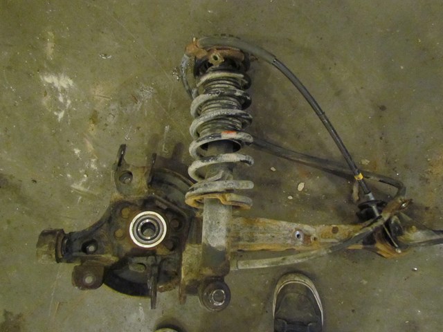 2001 Subaru Legacy GT Left Rear Spindle with Strut