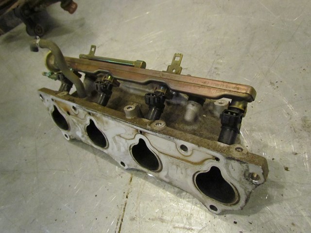 2003 Acura RSX Lower Intake Manifold With Fuel Rail And Injectors