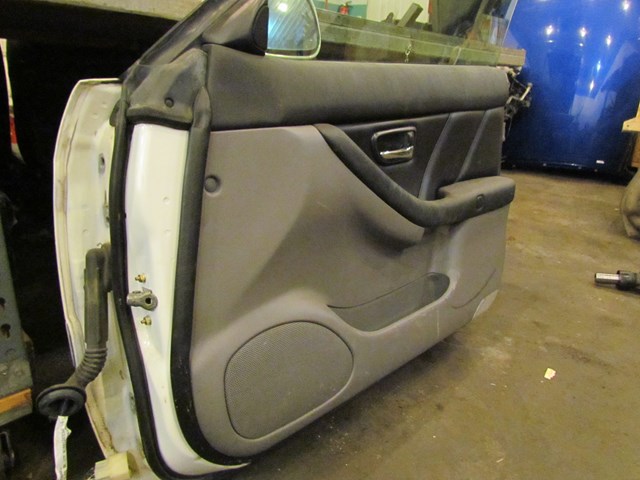 2001 Subaru Legacy GT Front RH Passenger Door Assembly OEM White