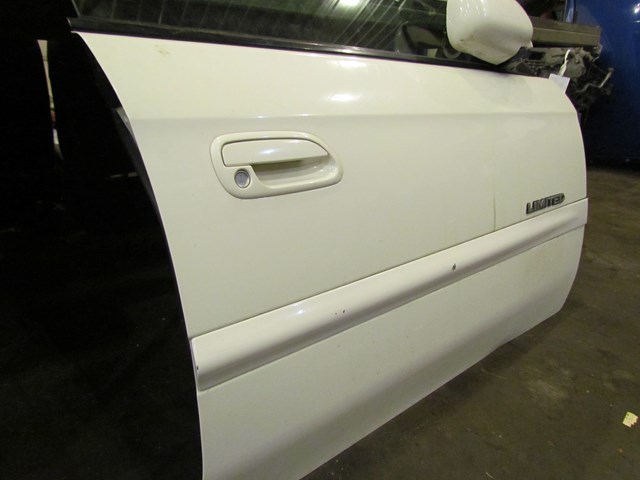 2001 Subaru Legacy GT Front RH Passenger Door Assembly OEM White