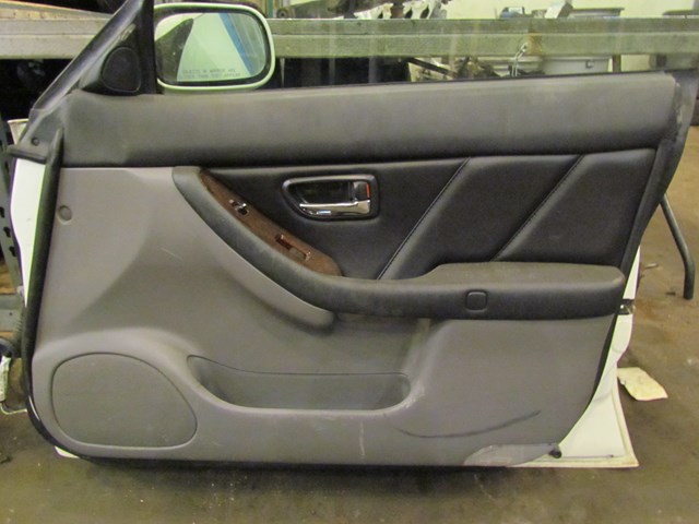 2001 Subaru Legacy GT Front RH Passenger Door Assembly OEM White