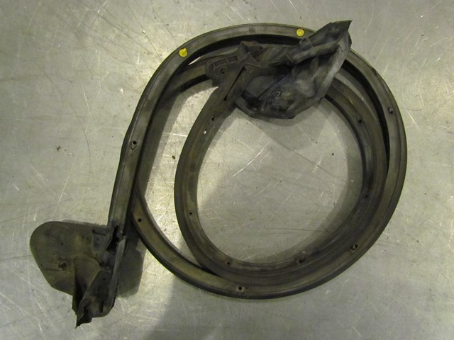 2001 Subaru Legacy GT Front Lh Drivers Door Seal On Door