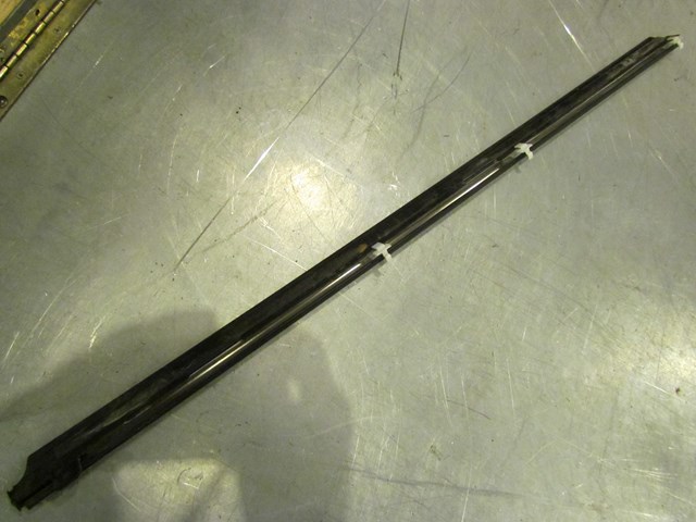 2001 Subaru Legacy GT Front LH Drivers Door to Window Seal