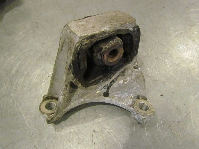 2004 Acura RSX RH Passenger Engine Mount