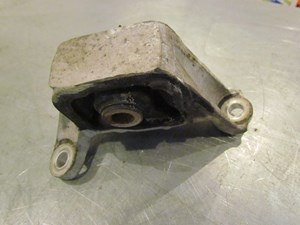 2004 Acura RSX RH Passenger Engine Mount