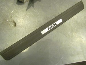 2004 Acura RSX Front RH Passenger Door Sill Kick Plate