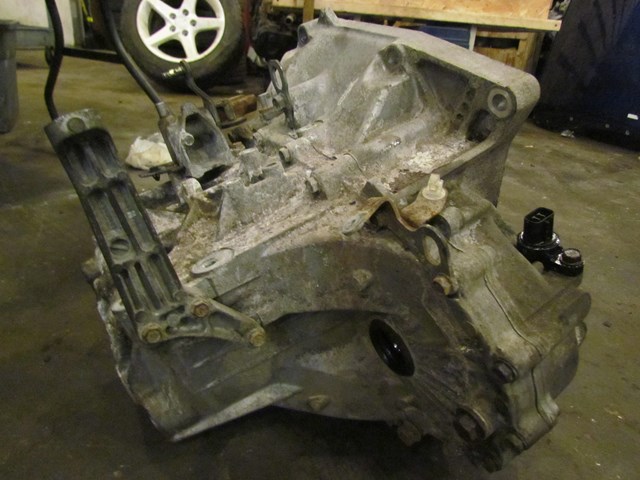 2004 Acura RSX 5 Speed Manual Transmission W2M5-3004341