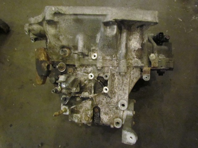 2004 Acura RSX 5 Speed Manual Transmission W2M5-3004341