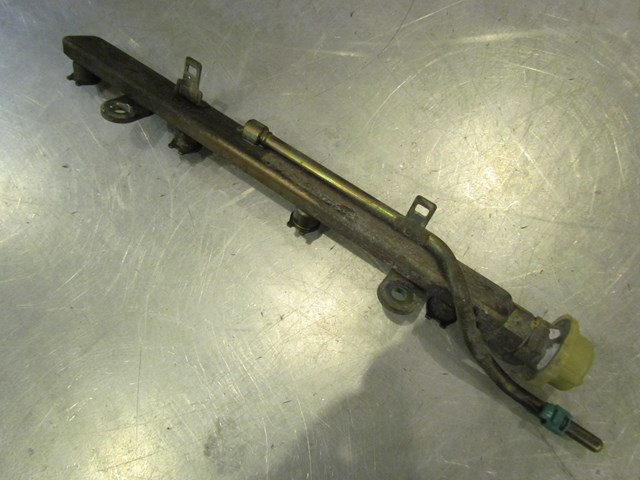 2004 Acura RSX Fuel Rail