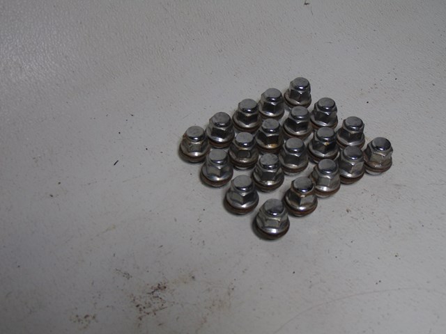 2007 Toyota Prius Wheel Lugs Lug Nuts Set of 20