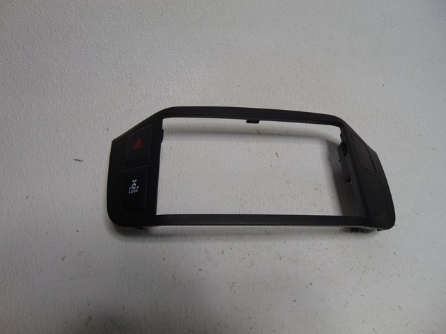 2004 Honda Pilot Radio Bezel w/Hazard Switch