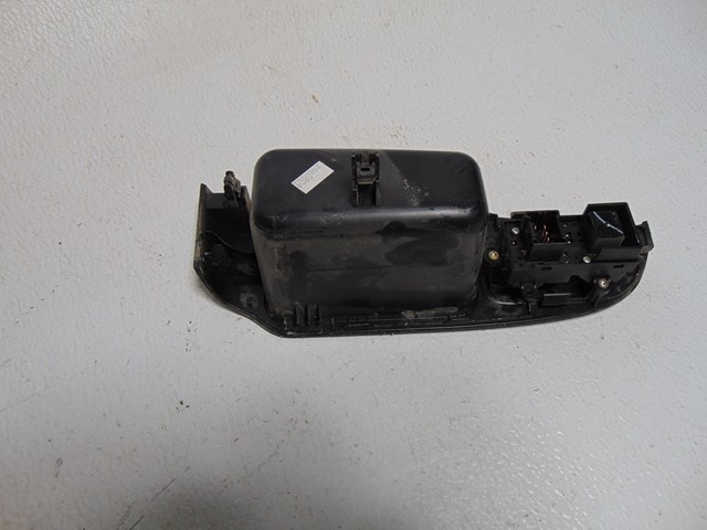 2004 Honda Pilot Front RH Passenger Door Switch 83510S9VA110M1