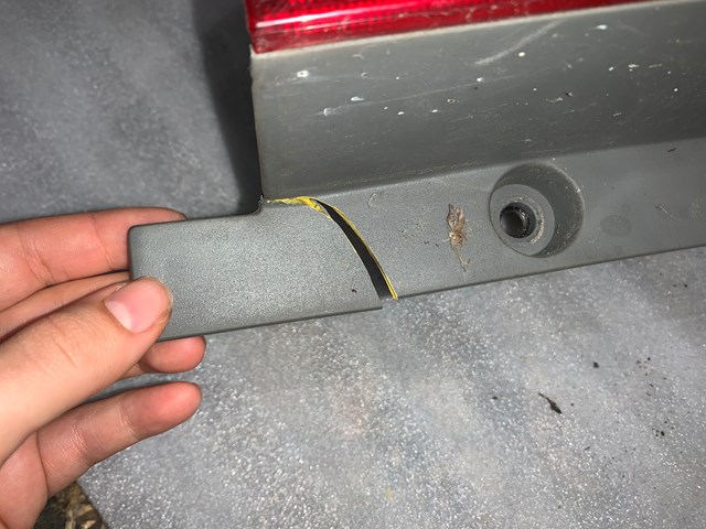 2004 Honda Pilot LH Driver Tail Light *See description*