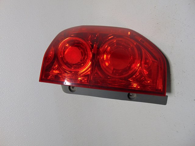 2004 Honda Pilot RH Passenger Tail Light
