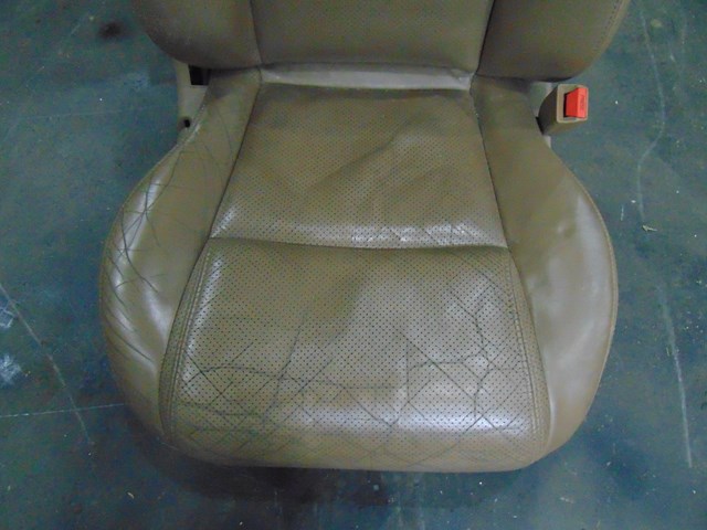 2004 Honda Pilot Front RH Passenger Seat- See Photos