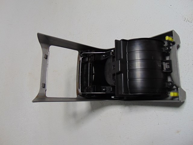 04 05 06 07 08 Toyota Prius Center Console Front Cup Holder Portion