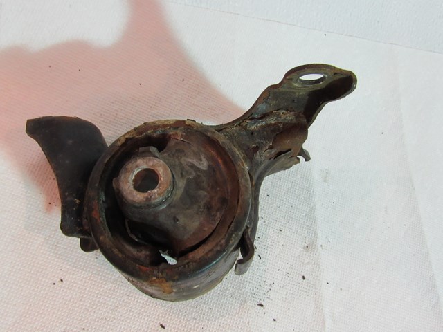2004 Acura RSX Transmission Mount