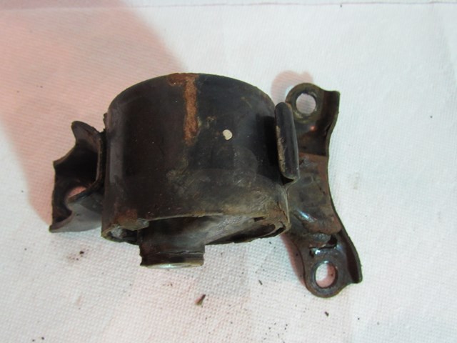2004 Acura RSX Transmission Mount
