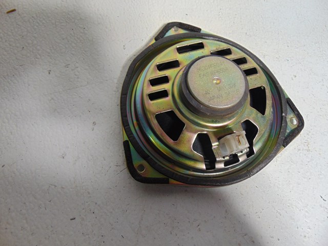 2004 Subaru Impreza Front RH Door Speaker 85301FE041