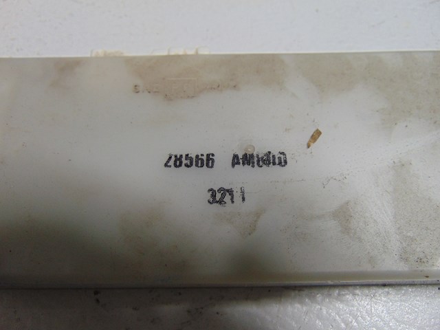 2003 Infiniti G35 Coupe Front RH Seat Control Module 28566 AM800