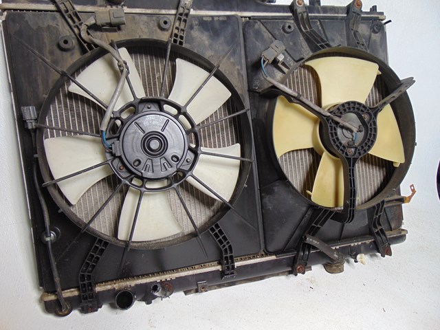2004 Honda Pilot Radiator w/Fan Assembly 