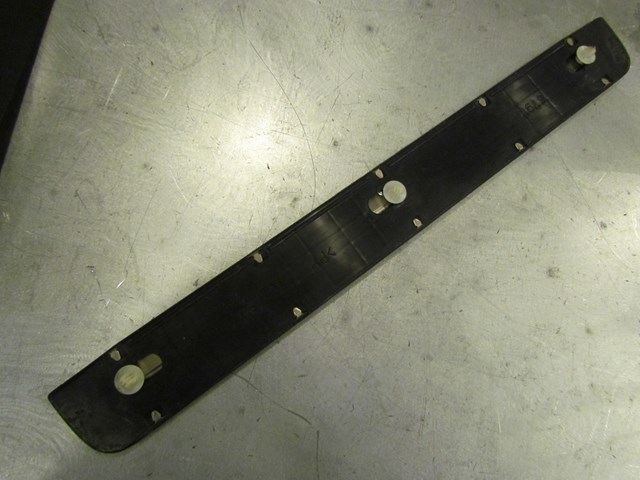 2003 Lexus IS300 Front RH Passenger Dor Sill Kick Plate 67910-53010
