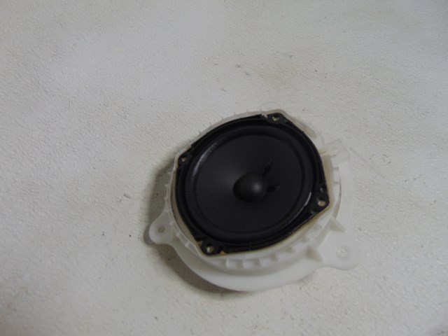 2003 Infiniti G35 Rear LH Speaker 281556P100