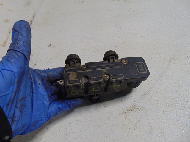 2005 Land Rover LR3 Rear Air Block RVH000055