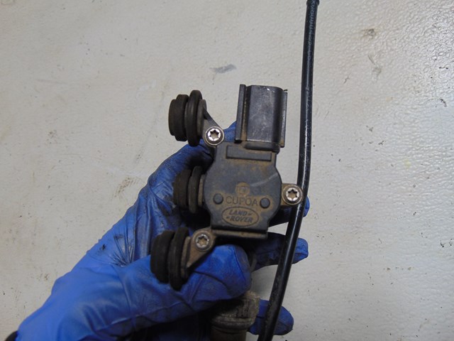 2005 Land Rover LR3 Front Air Block