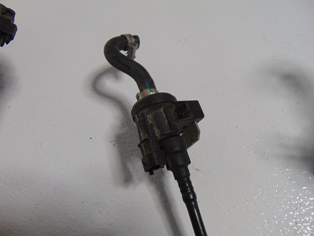 2007 BMW M6 E63 Fuel Tank Vapor Breather Valve Line Hose Pipe OEM 11446610